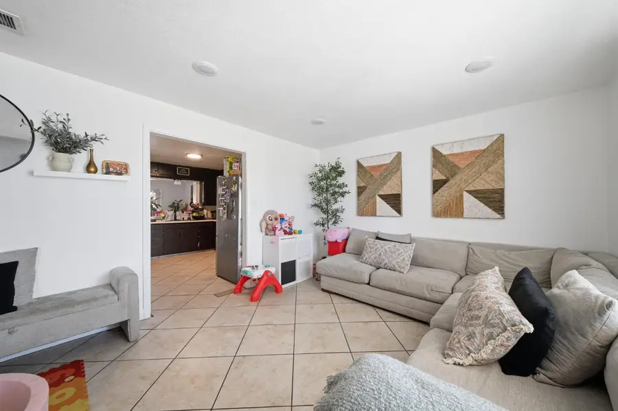 1935 E 13th Street, Stockton, CA 95206 - #2