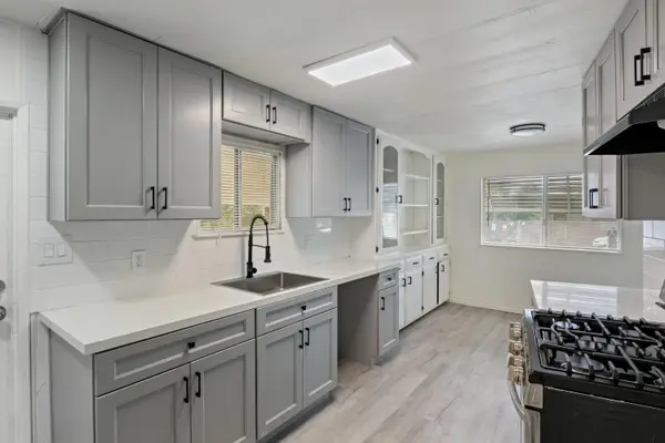 19690 N Highway 99 #18, Acampo, CA 95220