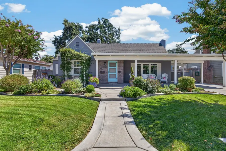 864 W Monterey Avenue, Stockton, CA 95204 - #2