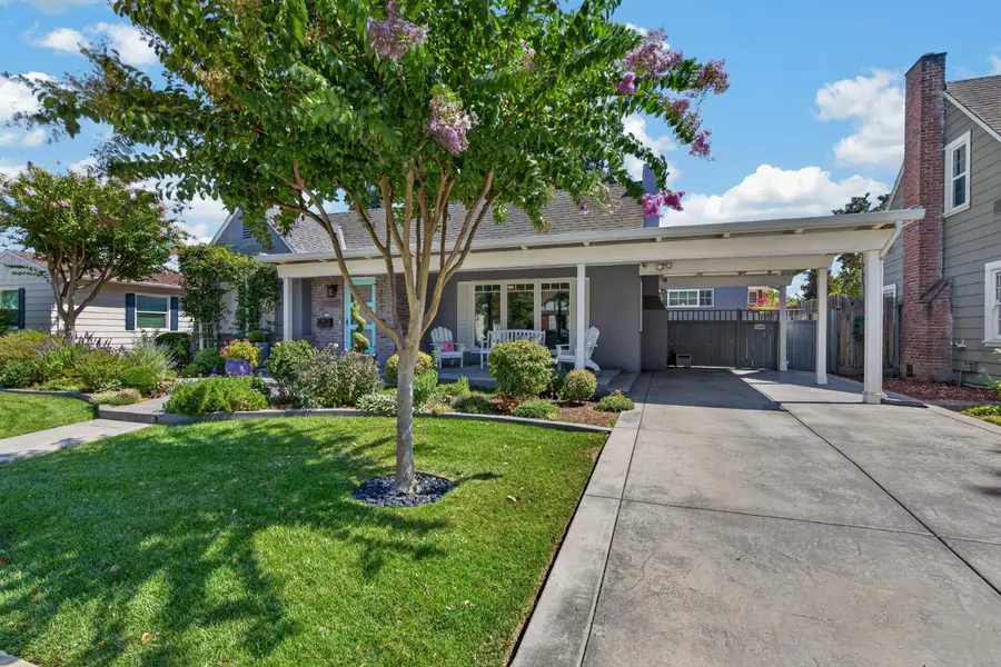 864 W Monterey Avenue, Stockton, CA 95204 - #3