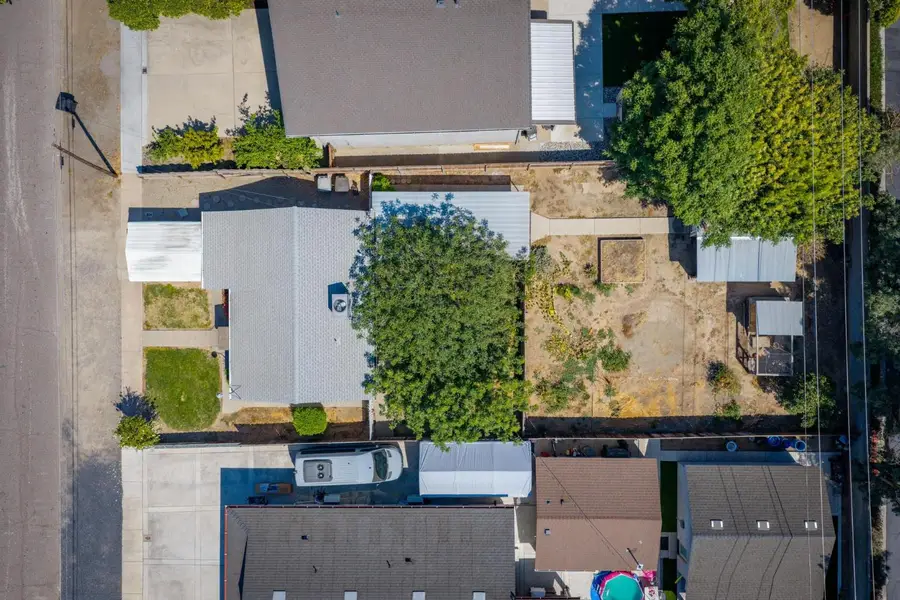 1325 Roosevelt Avenue, Escalon, CA 95320 - #2