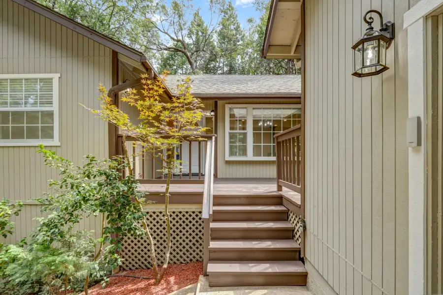 4610 Wandering Way, Camino, CA 95709 - #2