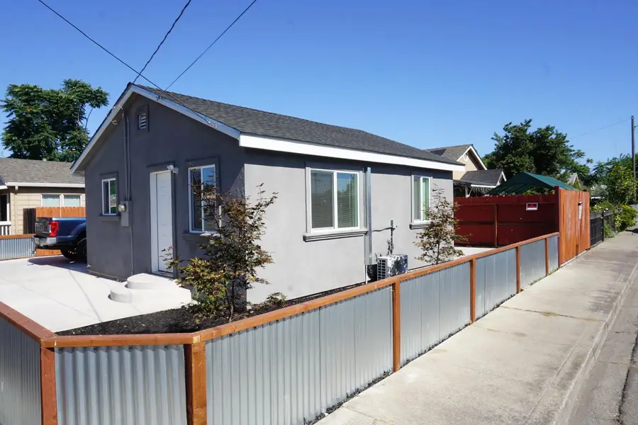 403 Stockton Street, Manteca, CA 95337 - #2