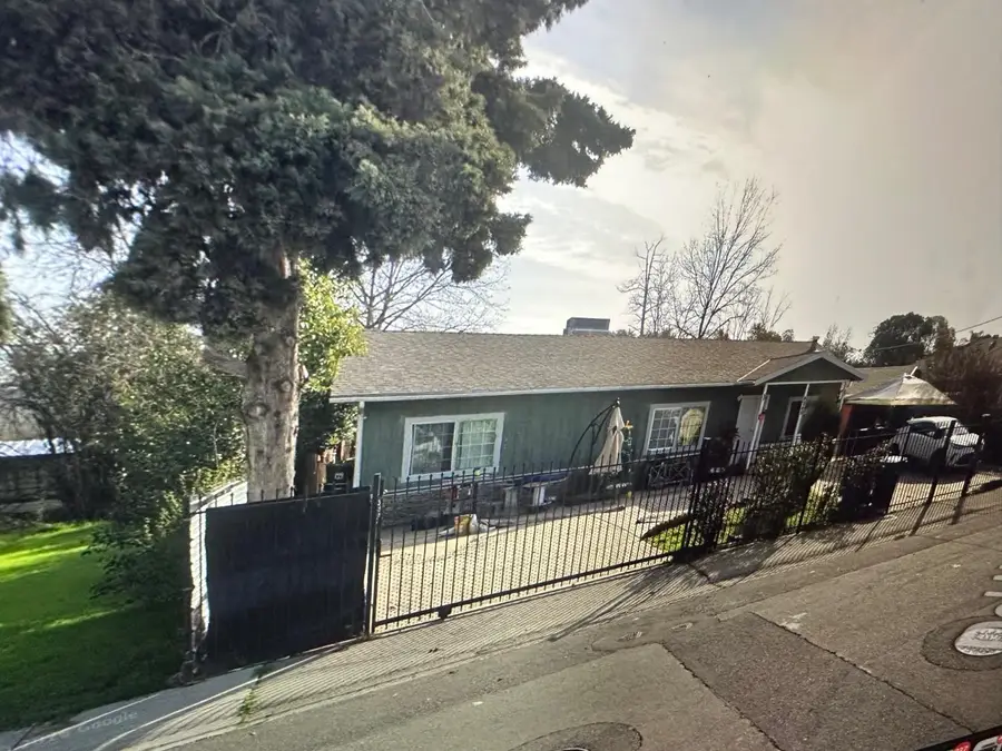 4949 Del Norte Boulevard, Sacramento, CA 95820 - #2