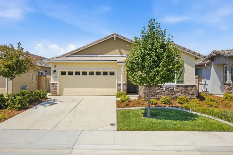 1064 Trout Creek Lane, Lincoln, CA 95648 - #2