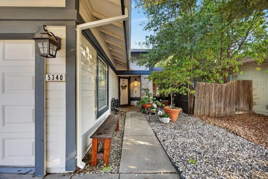 5340 Blue Sapphire Court, Elk Grove, CA 95758 - #2