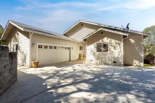 18776 Jayhawk Drive, Penn Valley, CA 95946