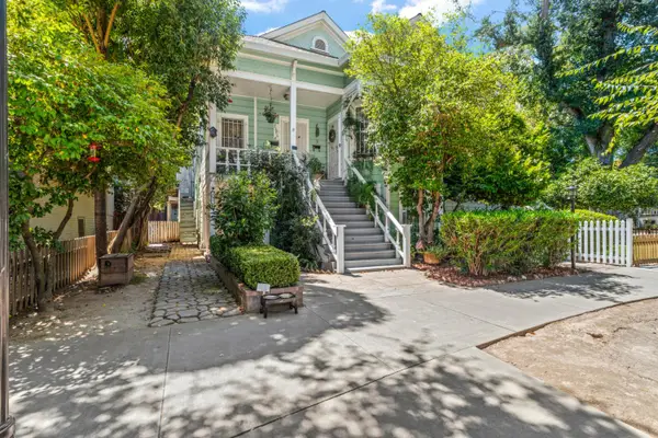 2706 F St, Sacramento, CA 95816