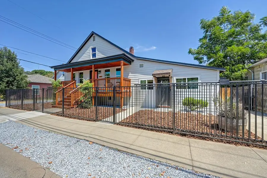 3307 37th Street, Sacramento, CA 95817 - #2
