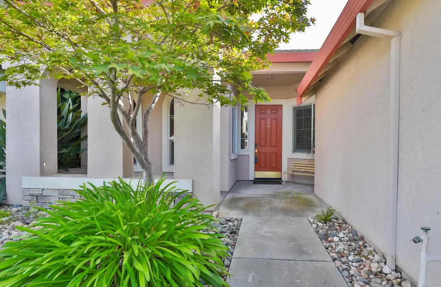 9404 Lyndley Plaza Way, Elk Grove, CA 95624 - #2