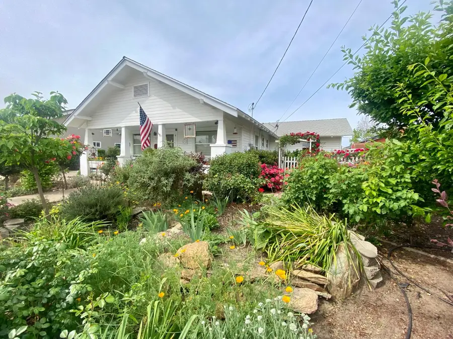 242 Laurel Avenue, Oakdale, CA 95361 - #2