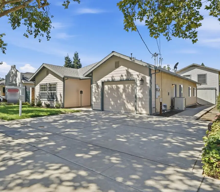 217 Palm Avenue, Ripon, CA 95366 - #2