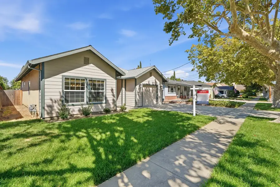 217 Palm Avenue, Ripon, CA 95366 - #3