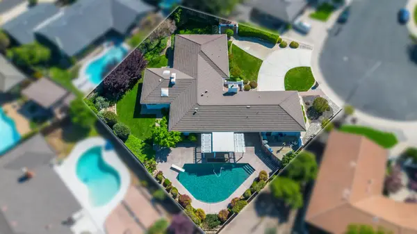 908 Newcastle Court, Modesto, CA 95355