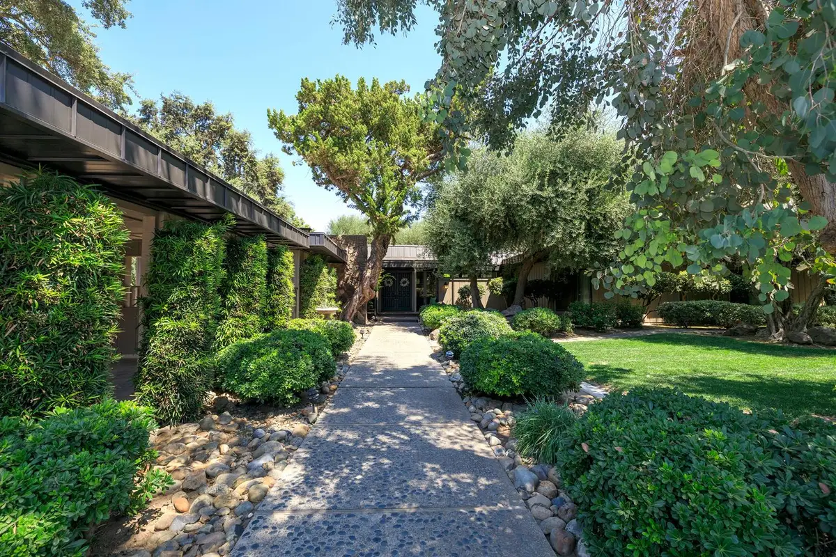 820 Charles Street, Hughson, CA 95326 - #1