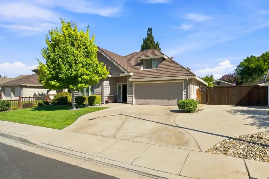 887 E Milgeo Avenue, Ripon, CA 95366 - #2