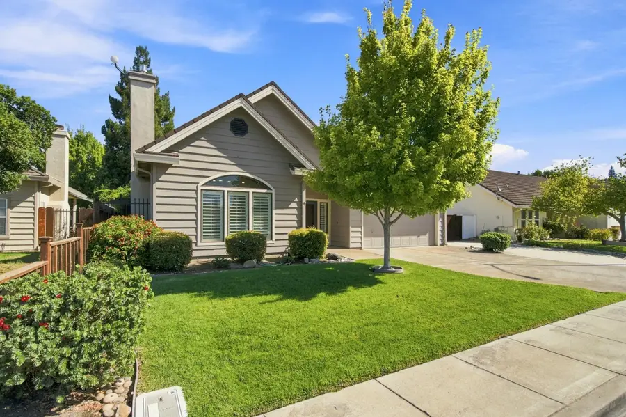 887 E Milgeo Avenue, Ripon, CA 95366 - #3