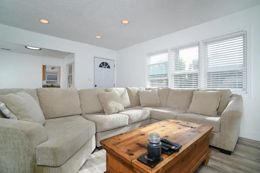 2851 Herbert Way, Sacramento, CA 95821 - #3