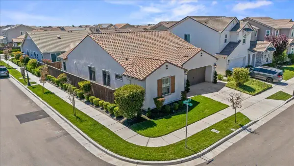 6704 Shorewood Lane, Stockton, CA 95219