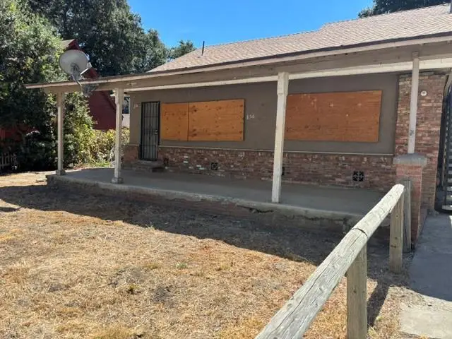 856 E Willow Avenue, Manteca, CA 95337 - #3