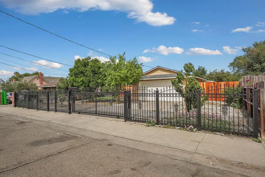 2708 S Harrison Street, Stockton, CA 95206 - #3