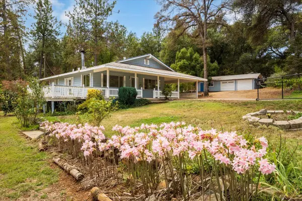 18525 Siesta Drive, Penn Valley, CA 95946