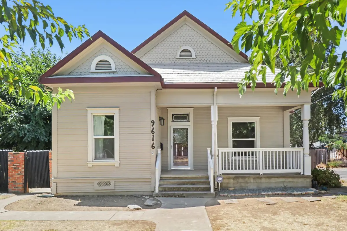 9616 Walnut Avenue, Elk Grove, CA 95624 - #1