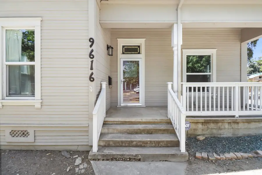 9616 Walnut Avenue, Elk Grove, CA 95624 - #2
