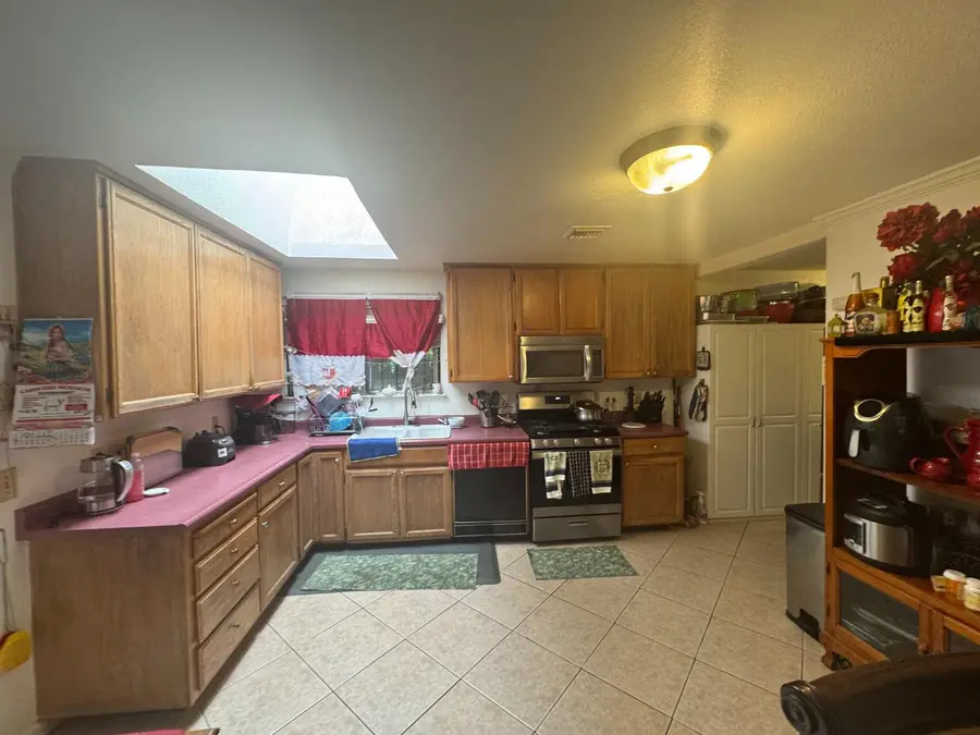 1916 Donand, Modesto, CA 95351 - #3