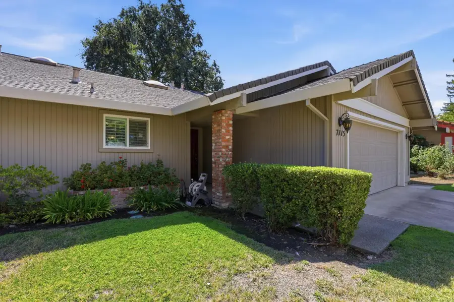7115 Riverside Boulevard, Sacramento, CA 95831 - #2