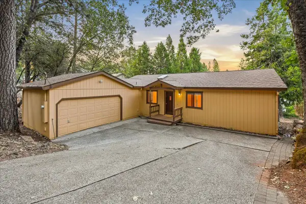 11261 Edward Drive, Grass Valley, CA 95949