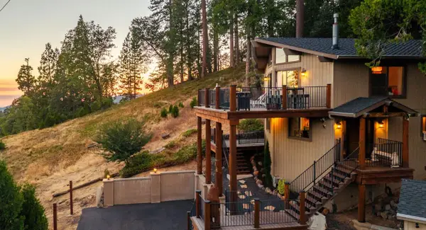 19126 Middle Camp Sugar Pine Road, Twain Harte, CA 95383