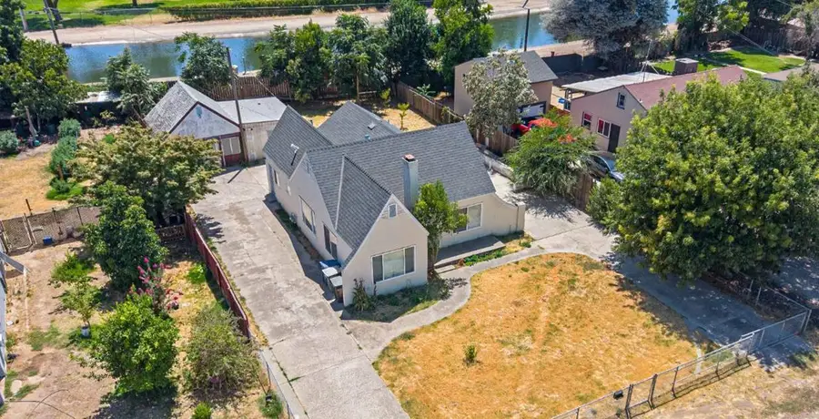 421 Laurel Avenue, Modesto, CA 95351 - #2