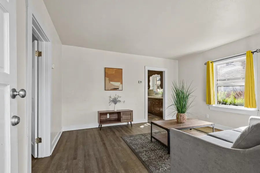 3132 B Street, Sacramento, CA 95816 - #3
