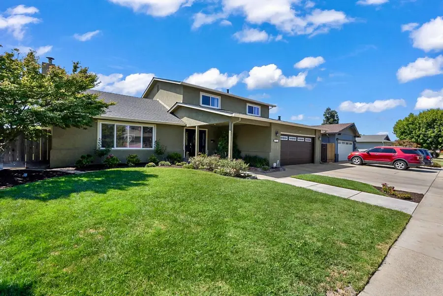 1945 Clemson Ct, Turlock, CA 95382 - #3