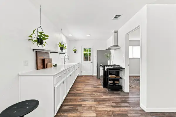 411 Sunrise Avenue, Roseville, CA 95661