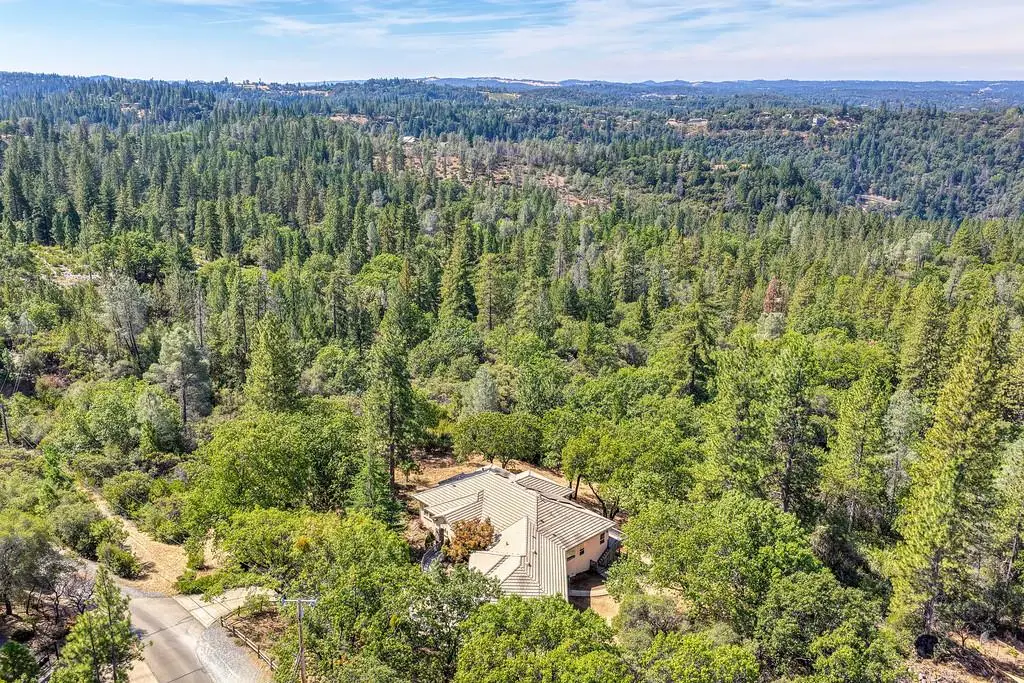 2120 Bear Rock Rd, Placerville, CA 95667 - #1