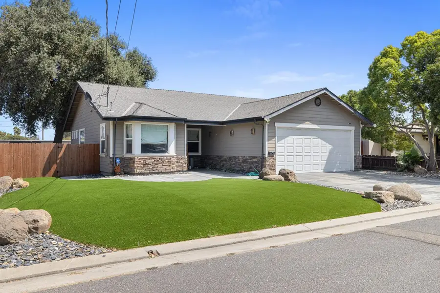 1726 Gwendolyn Avenue, Escalon, CA 95320 - #2
