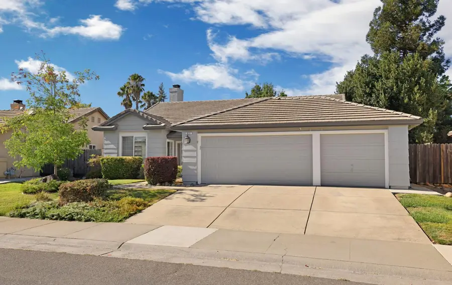 933 Lake Canyon Avenue, Galt, CA 95632 - #2
