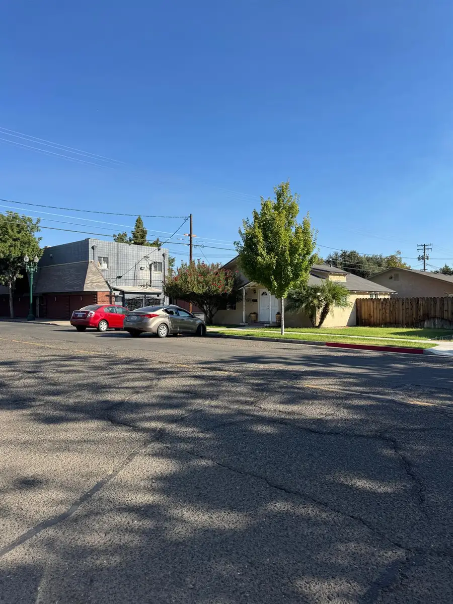 117 S Palm Street, Turlock, CA 95380 - #2