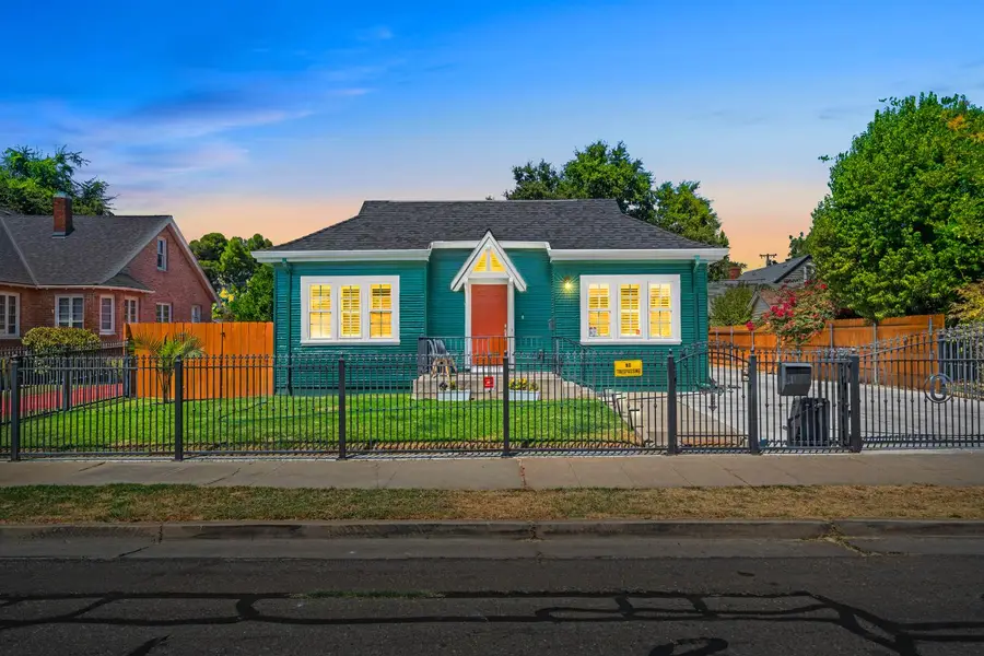 1515 W Harding Way, Stockton, CA 95203 - #2