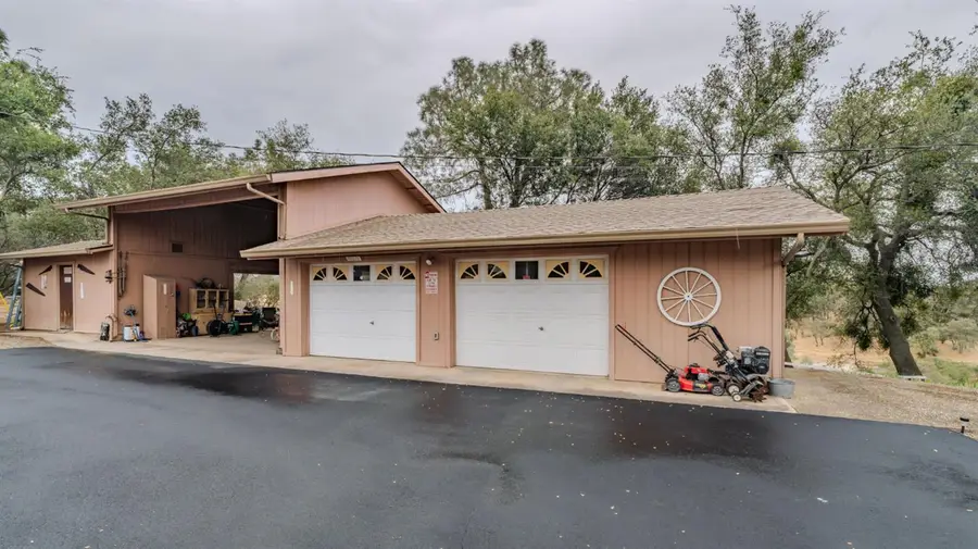 11662 Arapaho Way, Burson, CA 95225 - #2