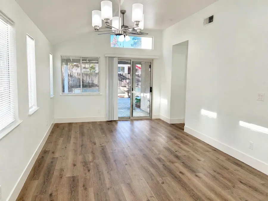 4706 W University Avenue, Fresno, CA 93722 - #2