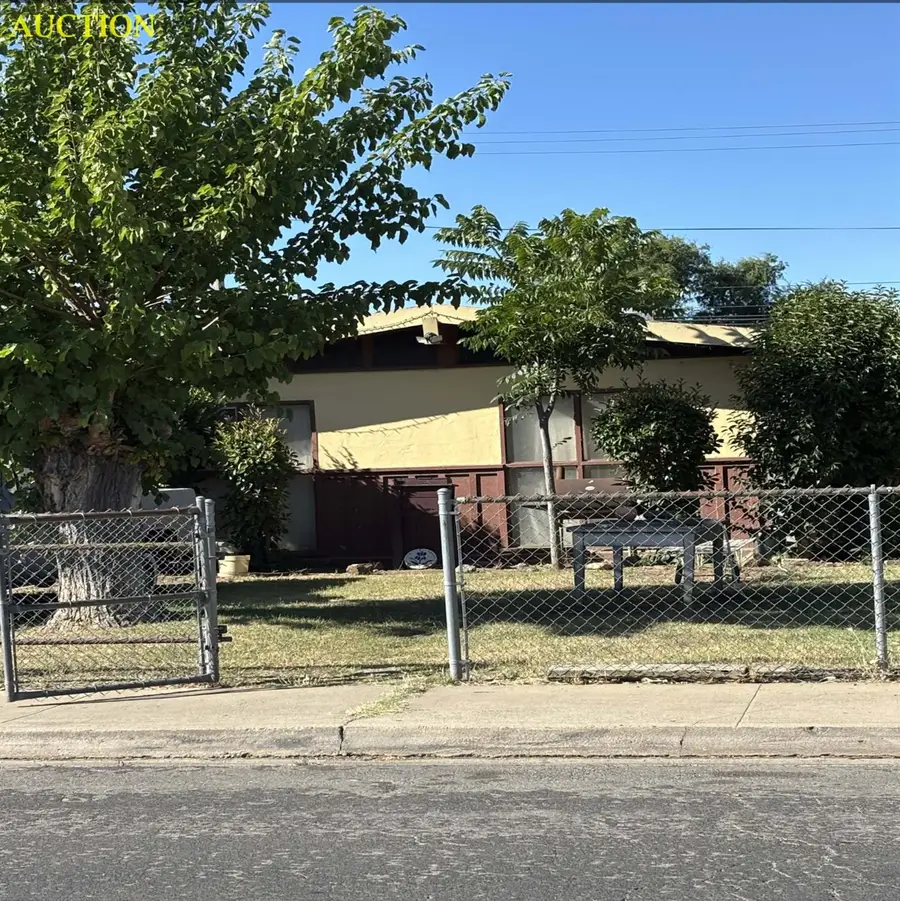 1528 W 9th Street, Merced, CA 95341 - #2