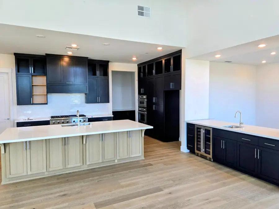 8605 Martin Andrew, Roseville, CA 95747 - #3