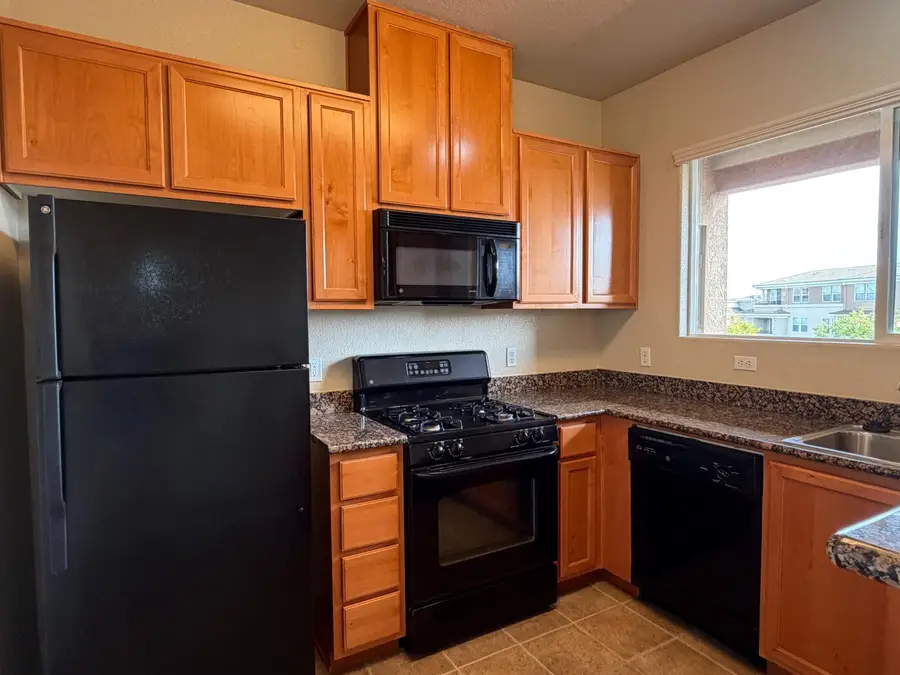 300 Moon Circle #334, Folsom, CA 95630 - #2