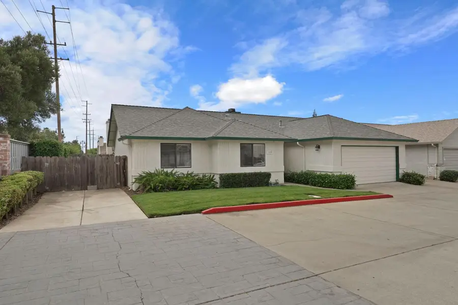 773 E Century Place, Lodi, CA 95240 - #3
