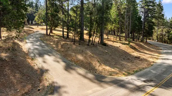 11094 Cement Hill Road, Nevada City, CA 95959