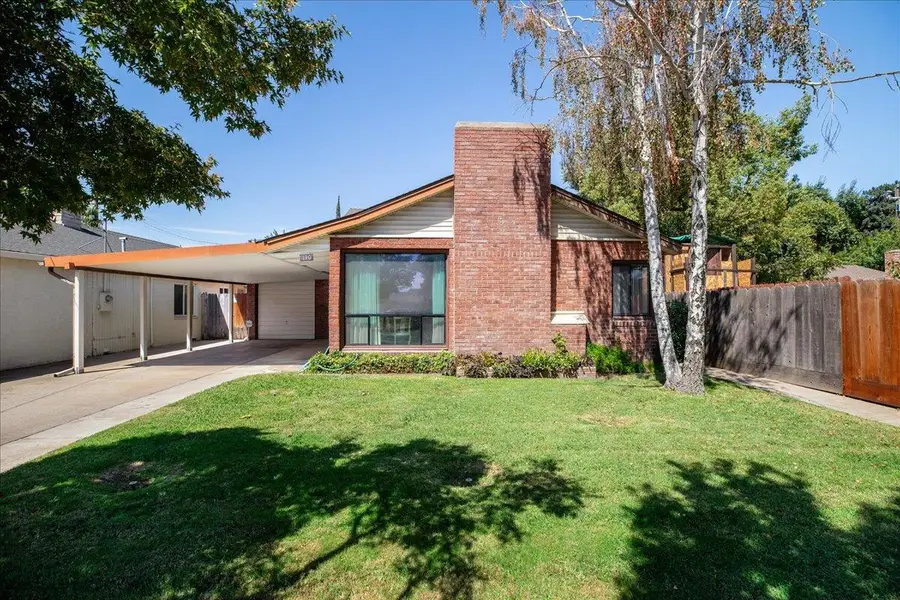 110 E B Street, Oakdale, CA 95361 - #3