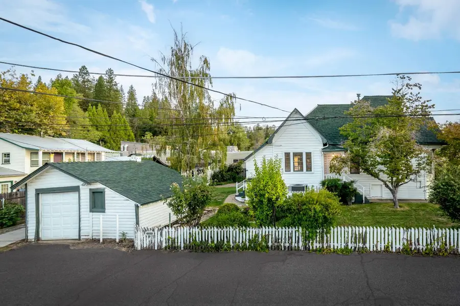 490 E Main, Grass Valley, CA 95945 - #3